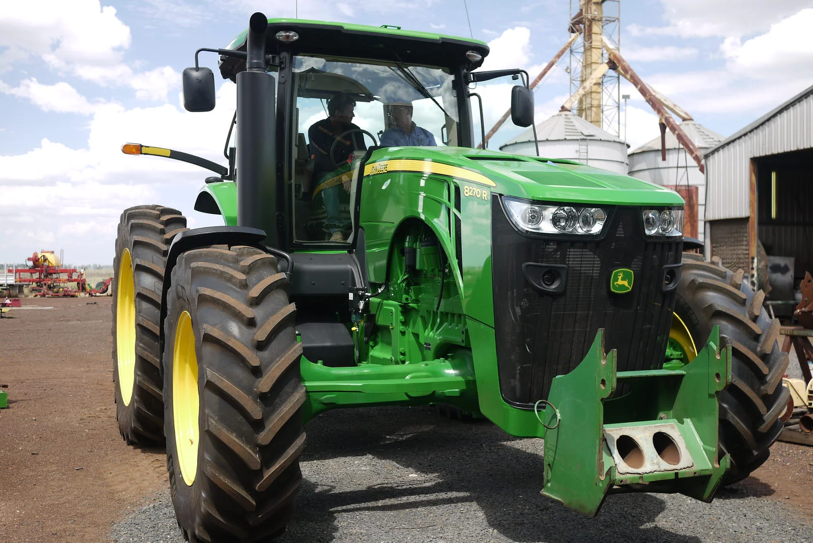 John Deere 8270R with heavy duty axle on 3m spacing for CTF.  