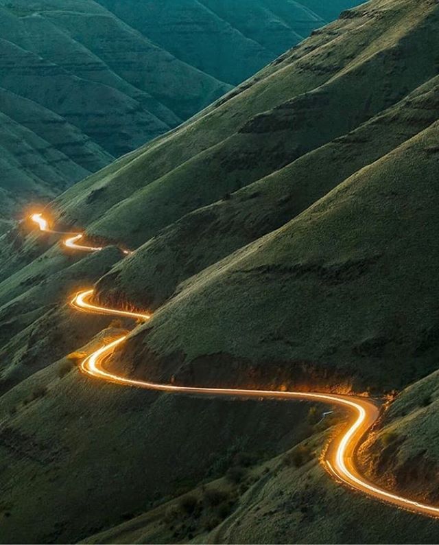 Rattlesnake Grade in Oregon shot by @chriskpickens