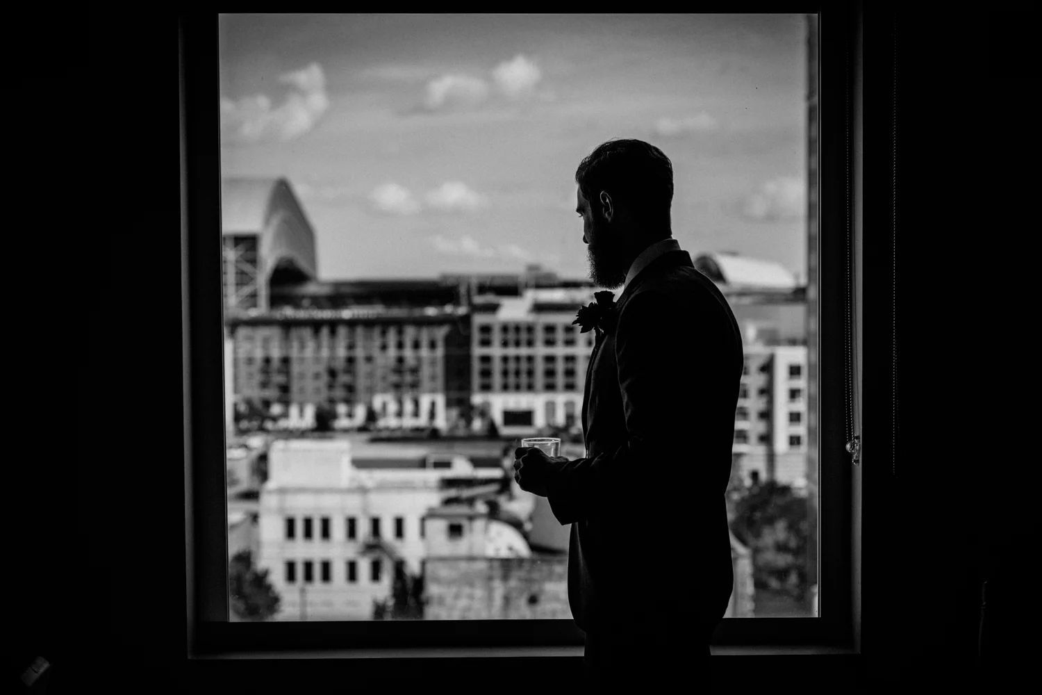 Sam-Houston-Hotel-Artistic-Wedding-Photography-027.jpg
