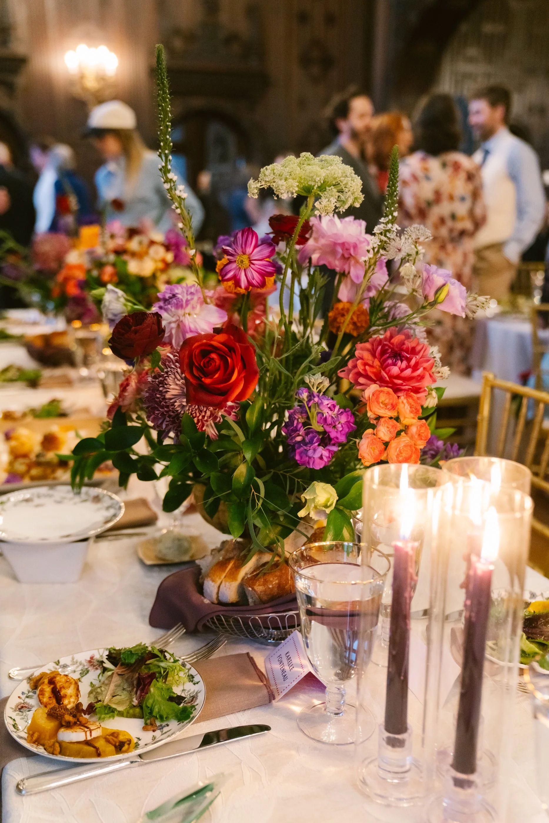 What Is a Full-Service Wedding Florist? 