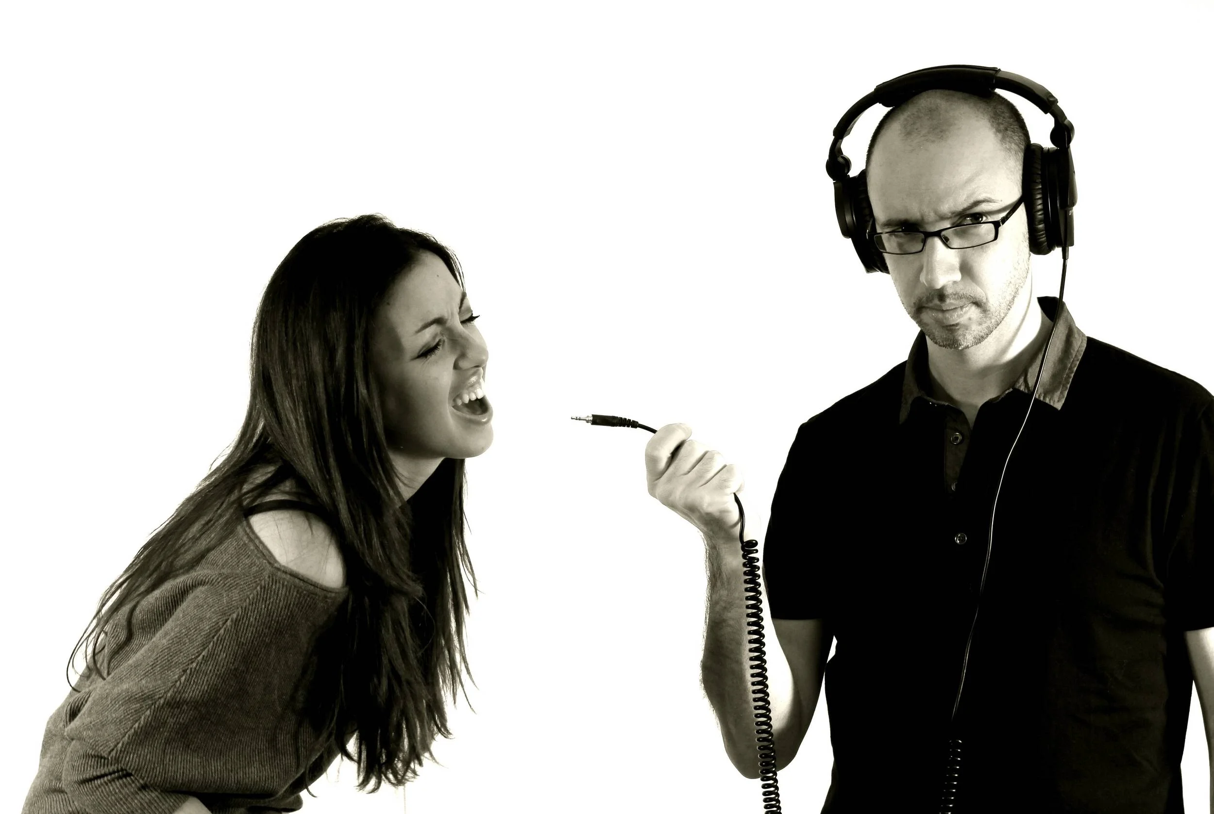 Joyful Noise in Estampas Mag