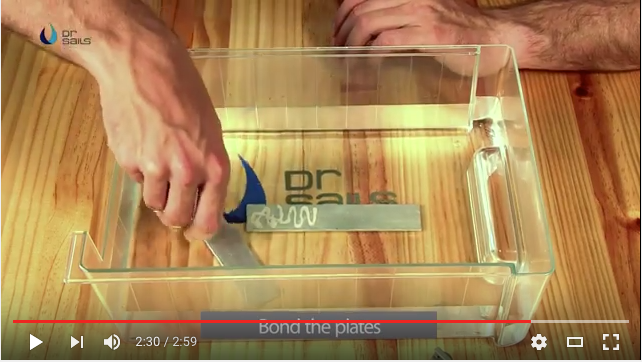 Dieses Video zeigt, wie flexibel DR. Sails trocknet und wie es sogar unter Wasser verwendet werden kann.