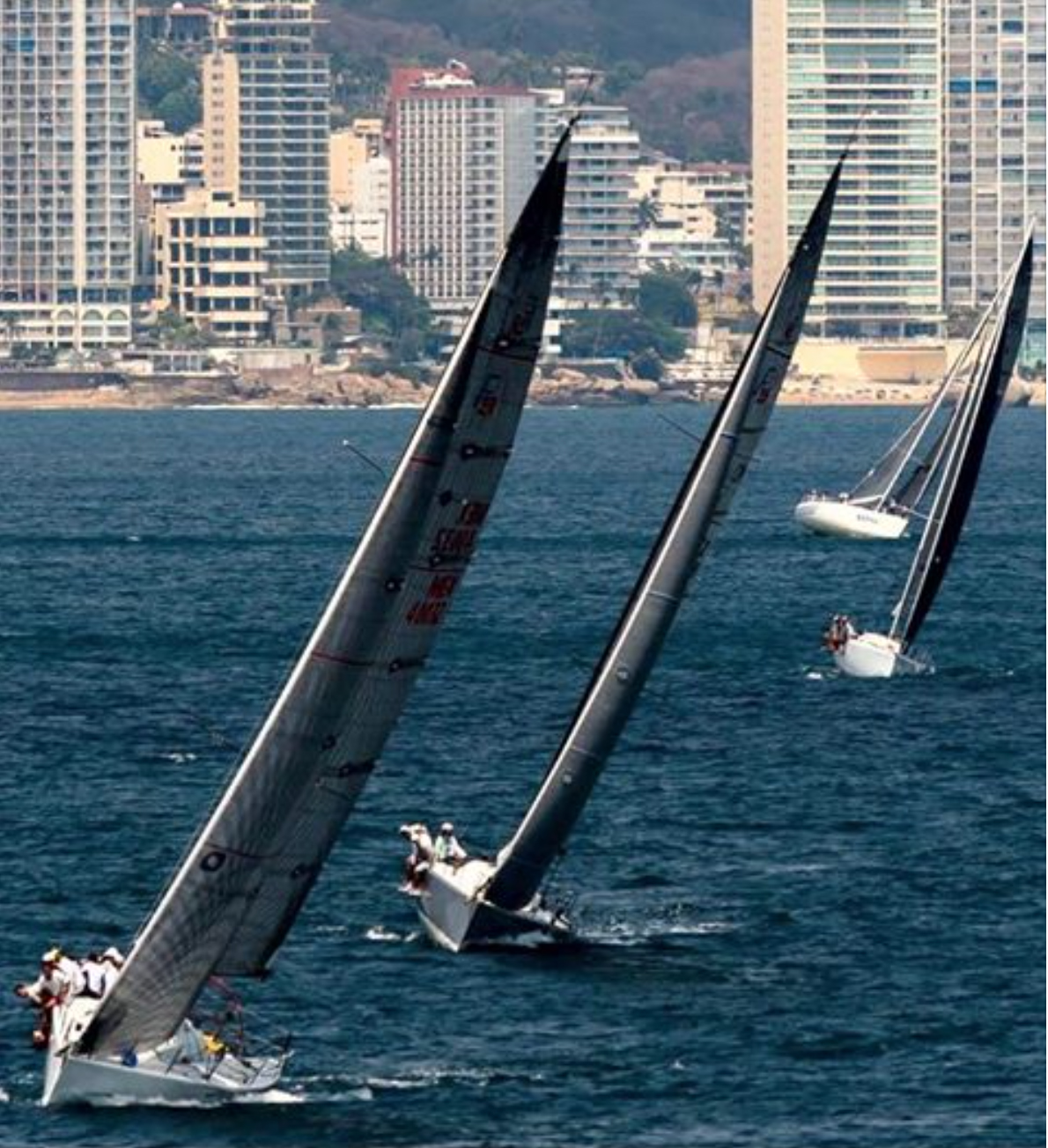 Three Farr 40s racing in Acapulco, Mexico: FRENCH KISS, NITEMARE and AKELARRE.