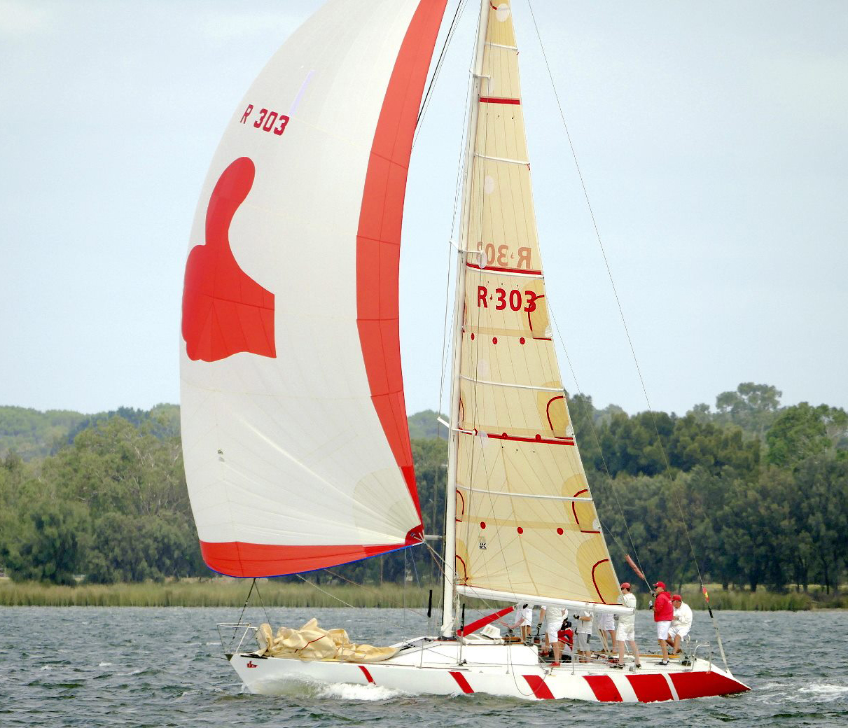 The Frers 40-footer HITCHHIKER, which won the Two-Ton Worlds in 1981. Here she is flying an aramid tri-radial mainsail. Lindsay Preece/Ironbark Photos