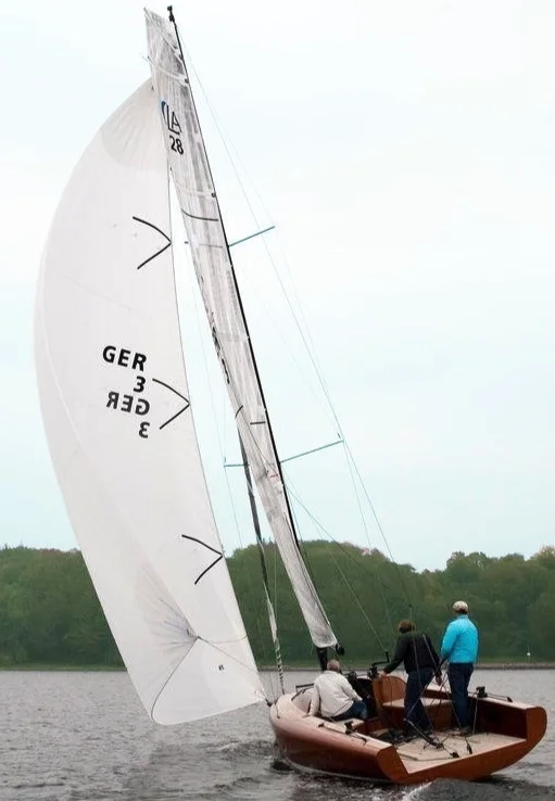Easy+Furl+Cruising+Spinnaker.jpg