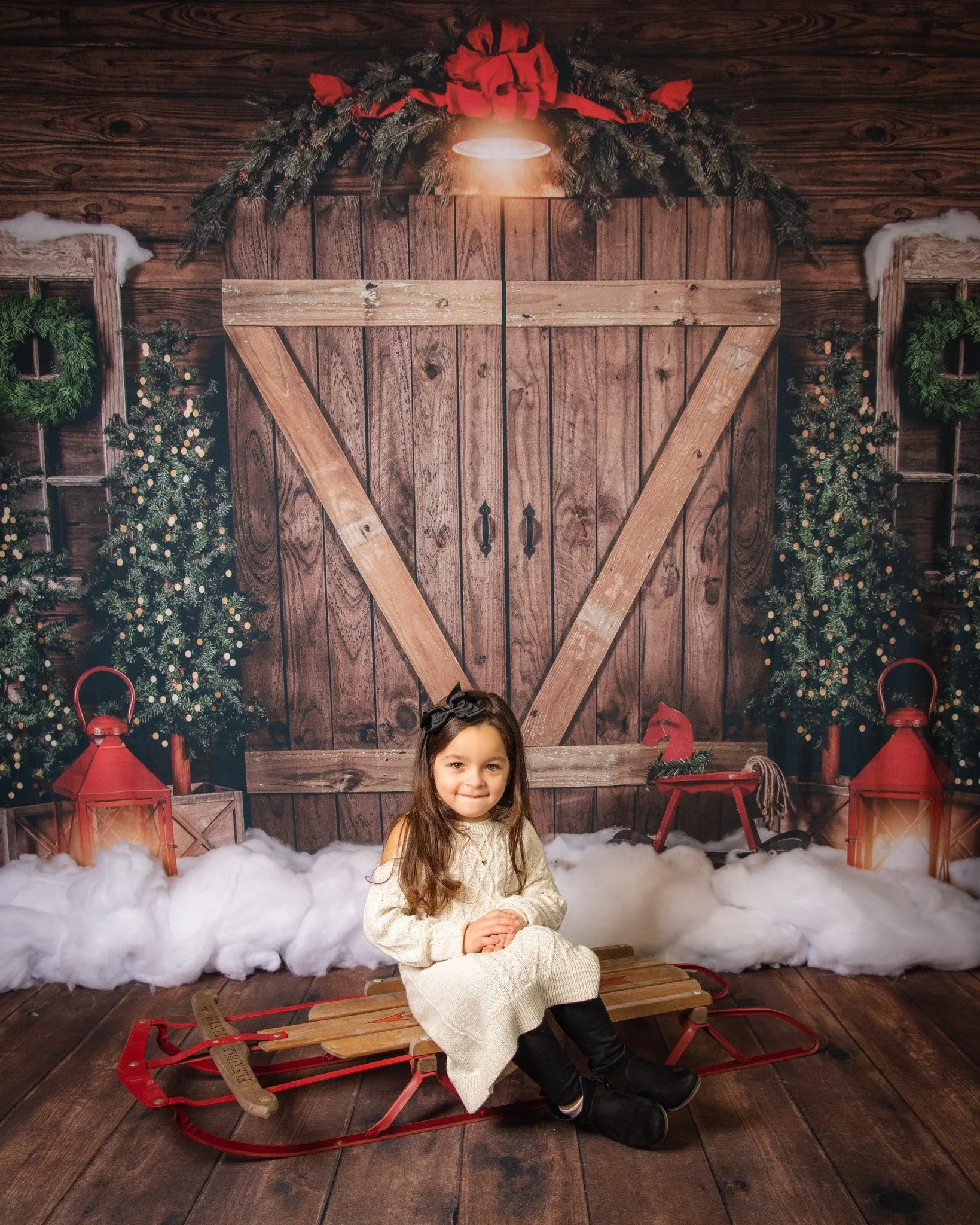 ✨ Have you booked your Holiday Indoor Mini yet? ✨
Can&rsquo;t decide which scene to choose? Why not do both! 🎄📸
We&rsquo;re so excited to offer a brand-new option this year! You can book either holiday setup or both if you want twice the fun and fe