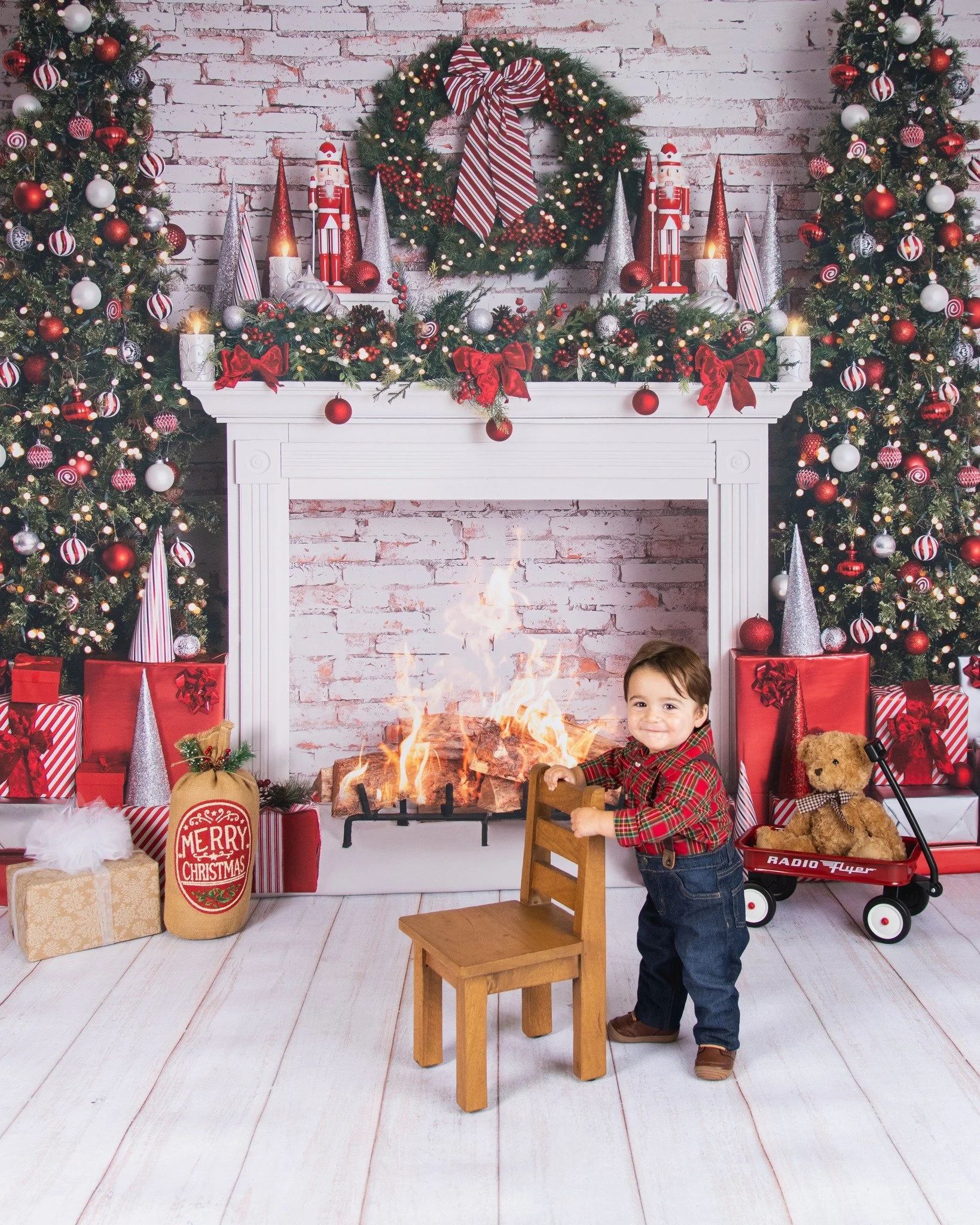 🎄✨ HOLIDAY INDOOR MINIS ARE HERE! ✨🎄

Want a warm + cozy indoor option for your Christmas photos this year? We&rsquo;ve got you covered! ❤️📸

For ONE DAY ONLY, we&rsquo;re hosting our Holiday Indoor Mini Sessions on Saturday, November 21! 🎅🏼🎁

