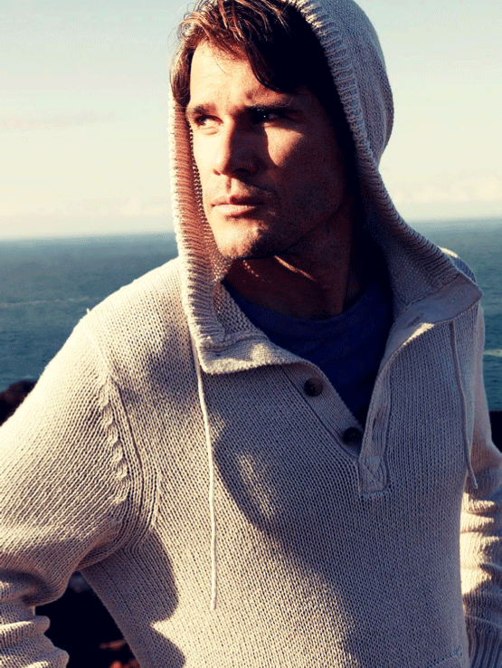 KnitHoodie_Ocean_Cinemagraph.gif