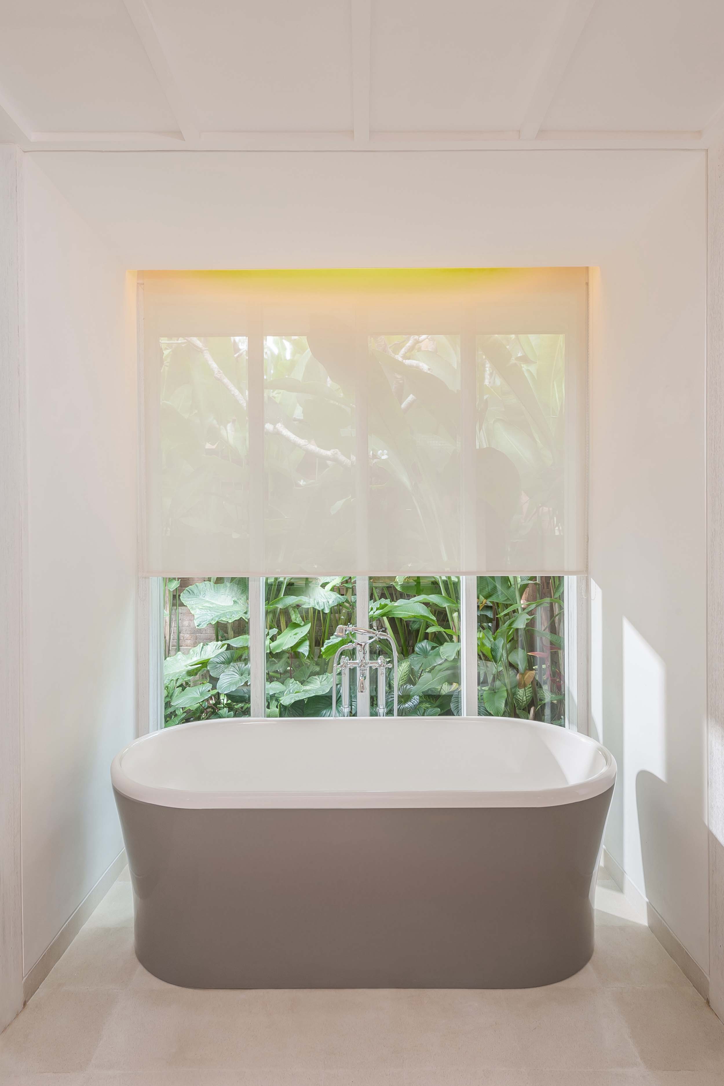 Jencquel_UmaUbud_15aR.jpg