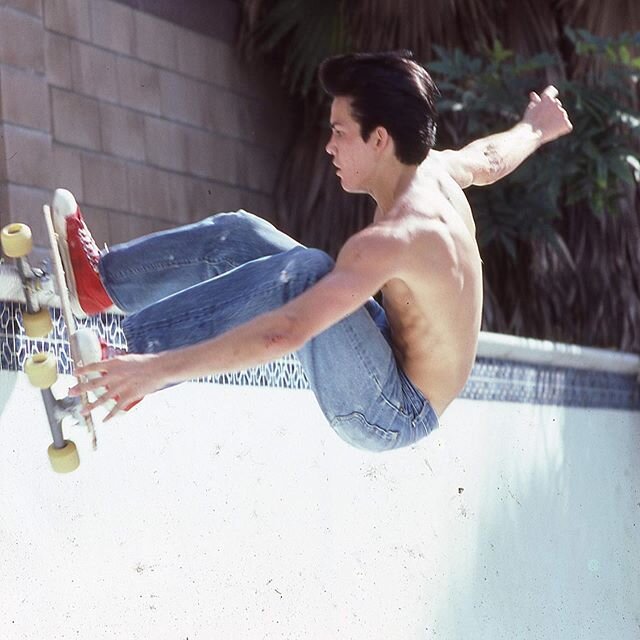 GETTINIT 🤙 skating empty swimming pools in the early days. So fun!