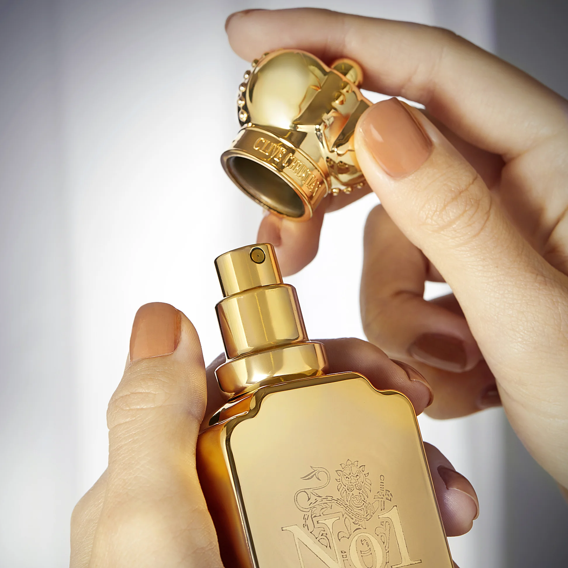 Clive Christian Perfumes0939_1.jpg
