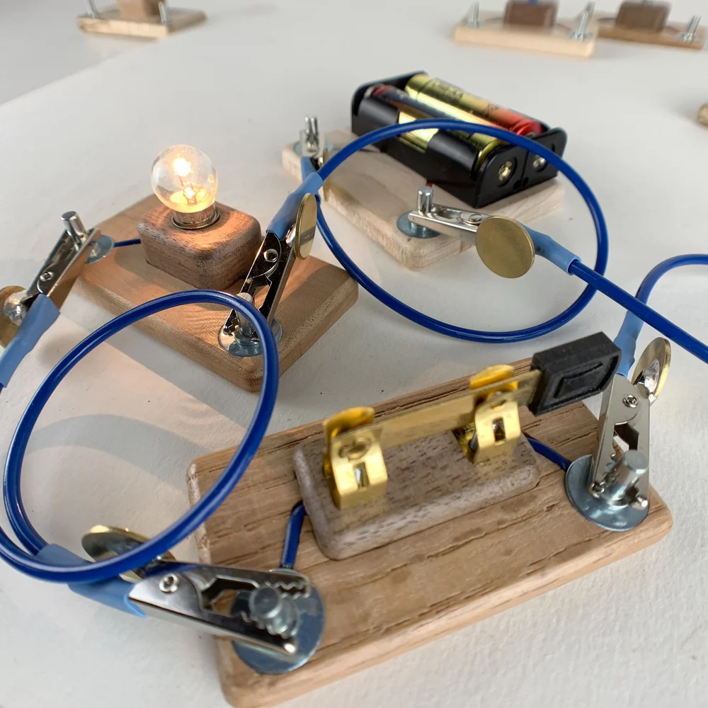 Simple Series Circuit Knife Switch