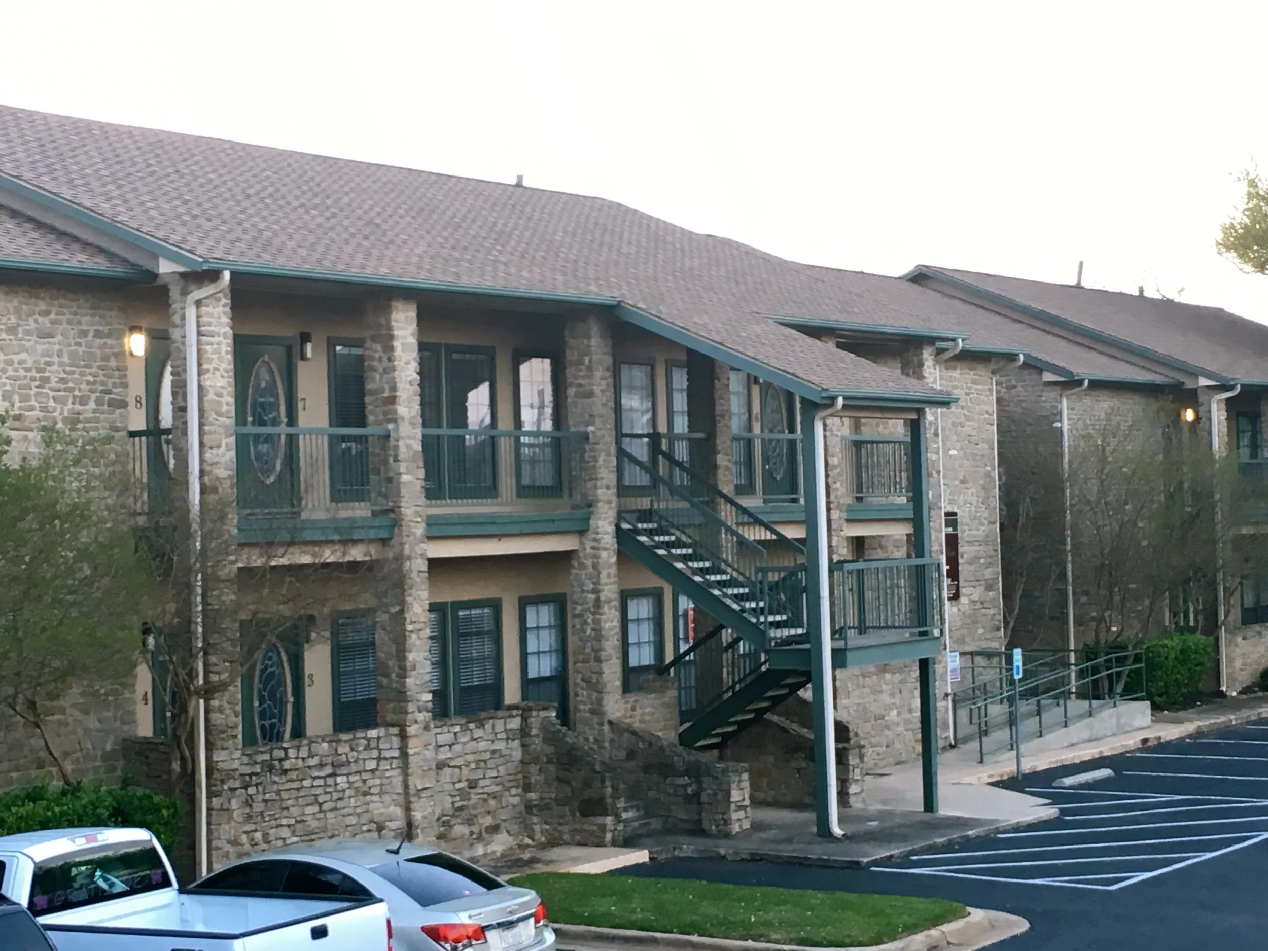 Exterior 2.jpg