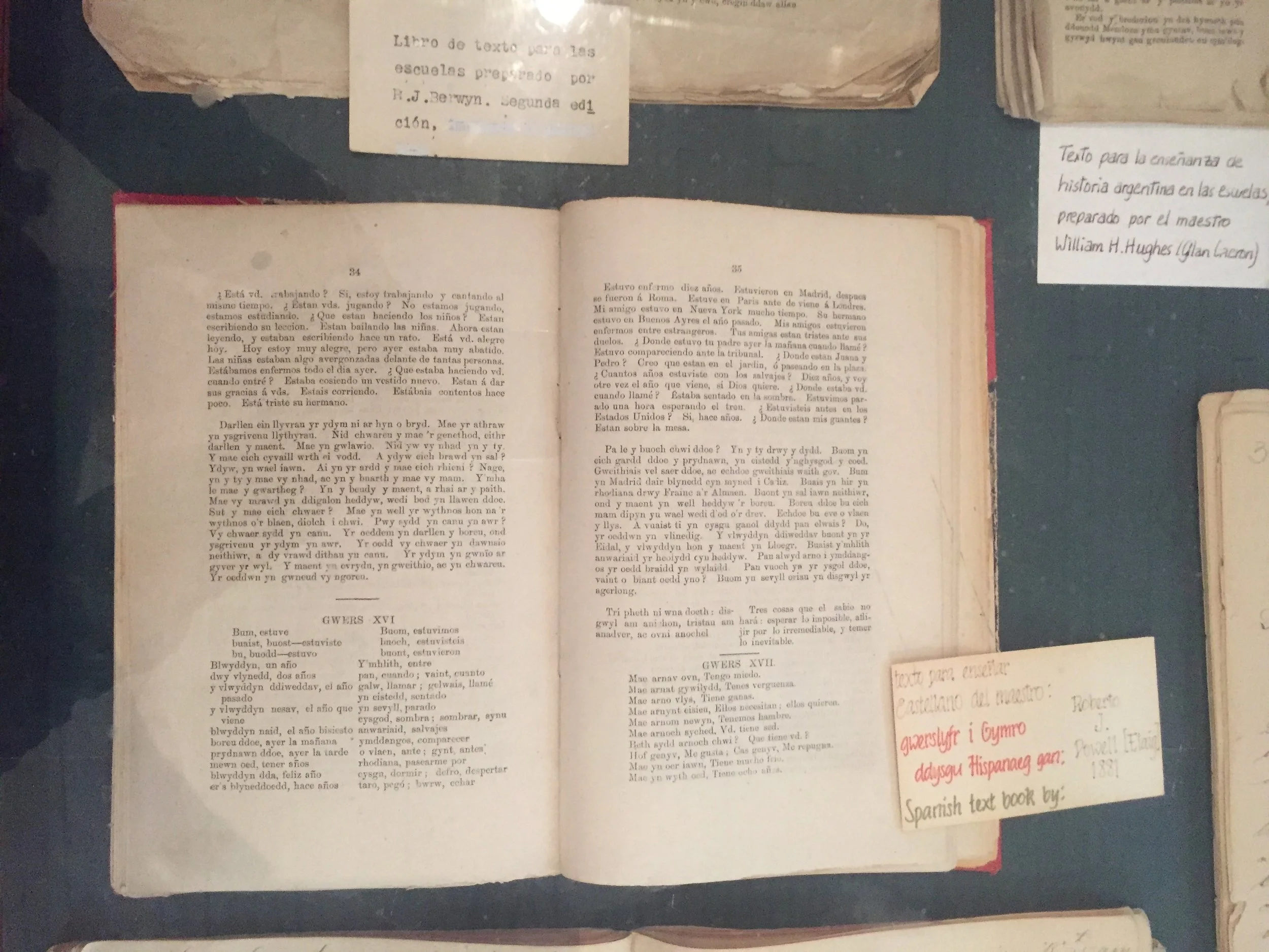 In the Gaiman museum: a Spanish textbook in Welsh