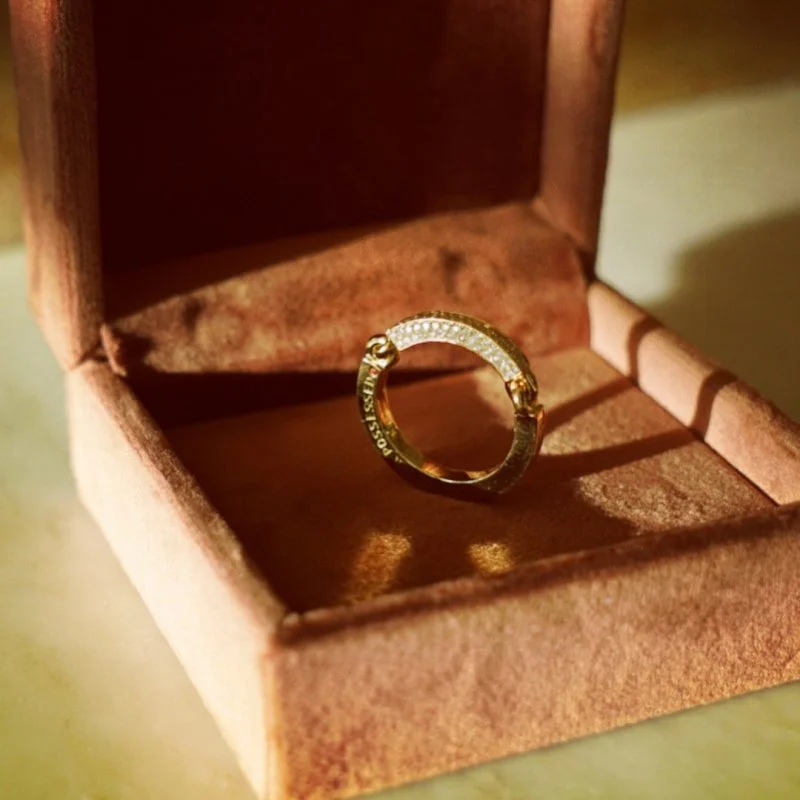VelvetBox_1_RING_RESIZED.jpg