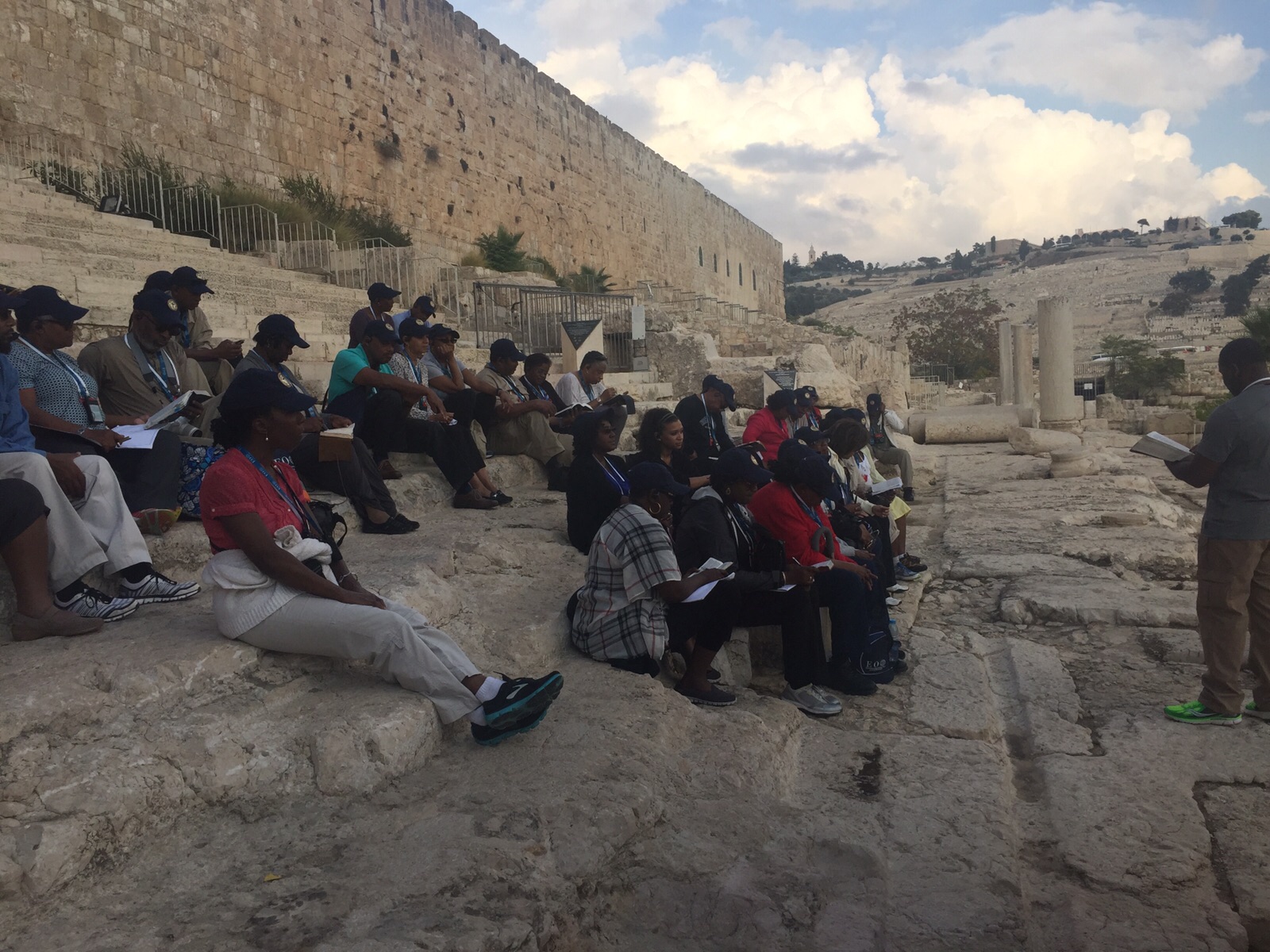 Antioch Church group at Southern Steps on Oct 28 - 7.jpeg