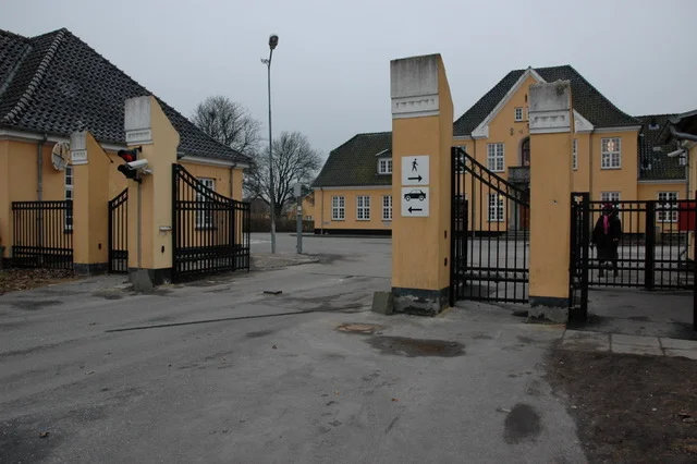 Guided tour to Asylum Center Sandholm for interns and volunteers