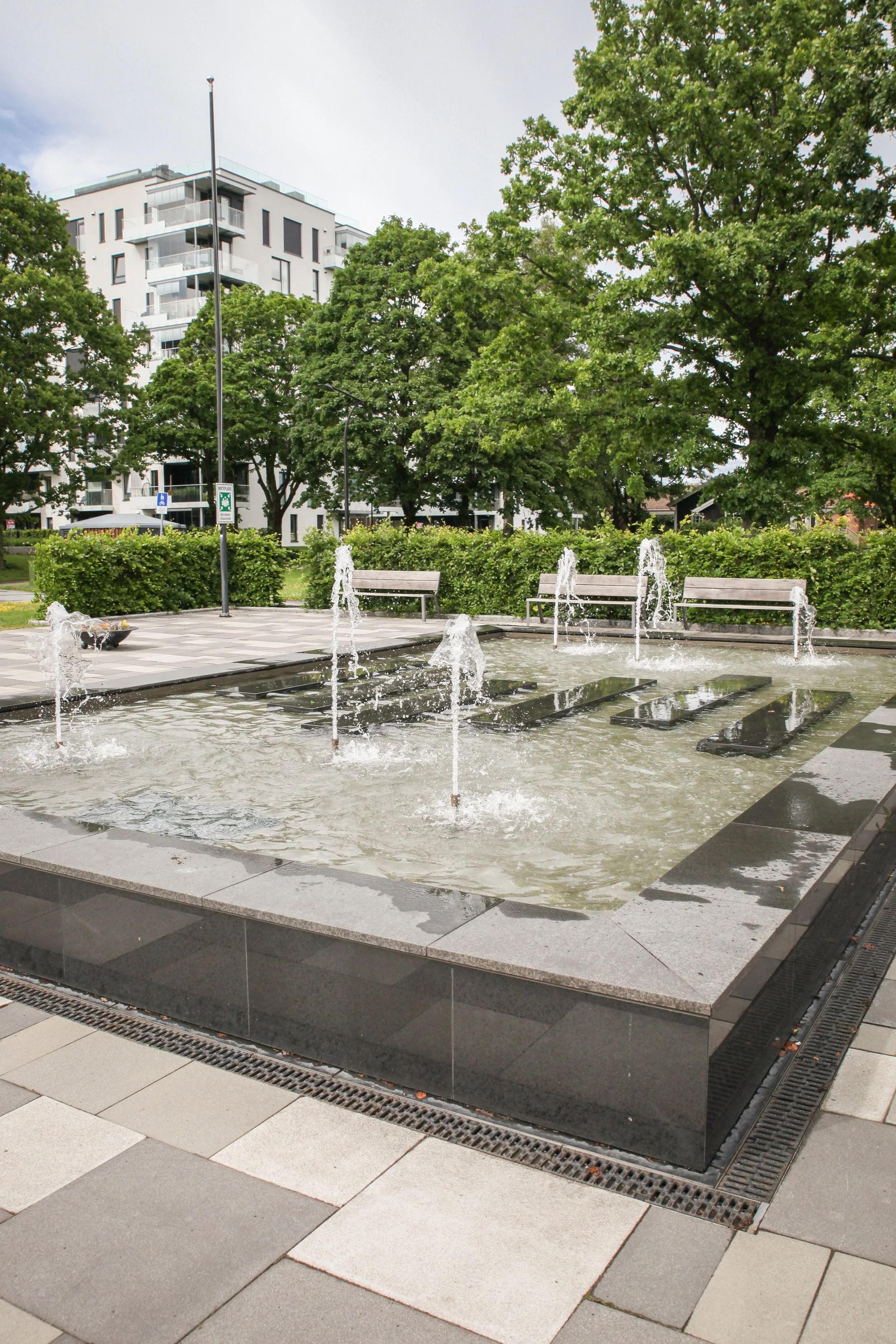 Rosenvinge park, torg — in situ AS