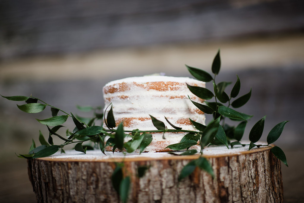 Rustic Southern wedding cake