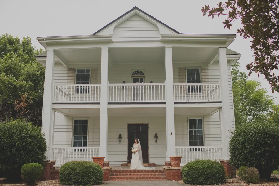 Southern Vintage Bridal Portraits by Kelly Rae Stewart