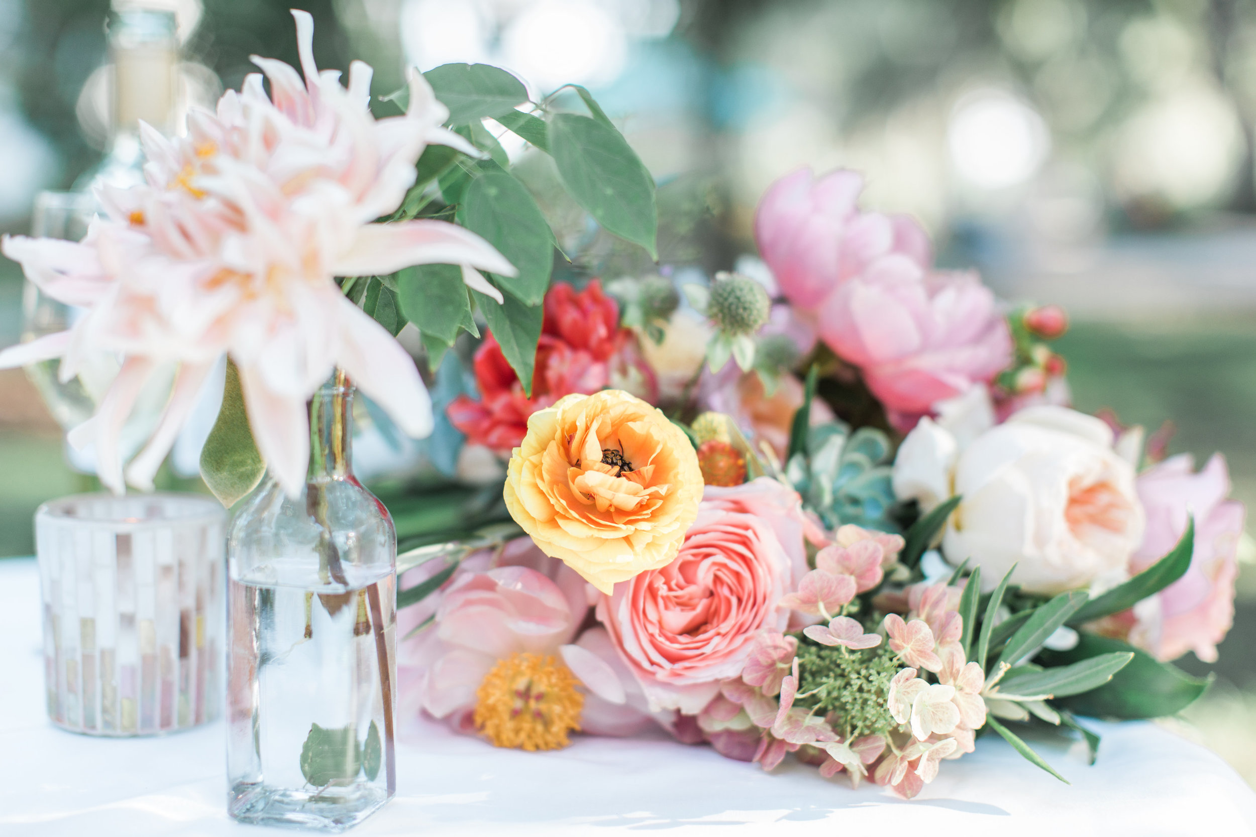 Romantic Pastel wedding inspiration in Savannah, GA by Colonial House of Flowers and Apt B Photography