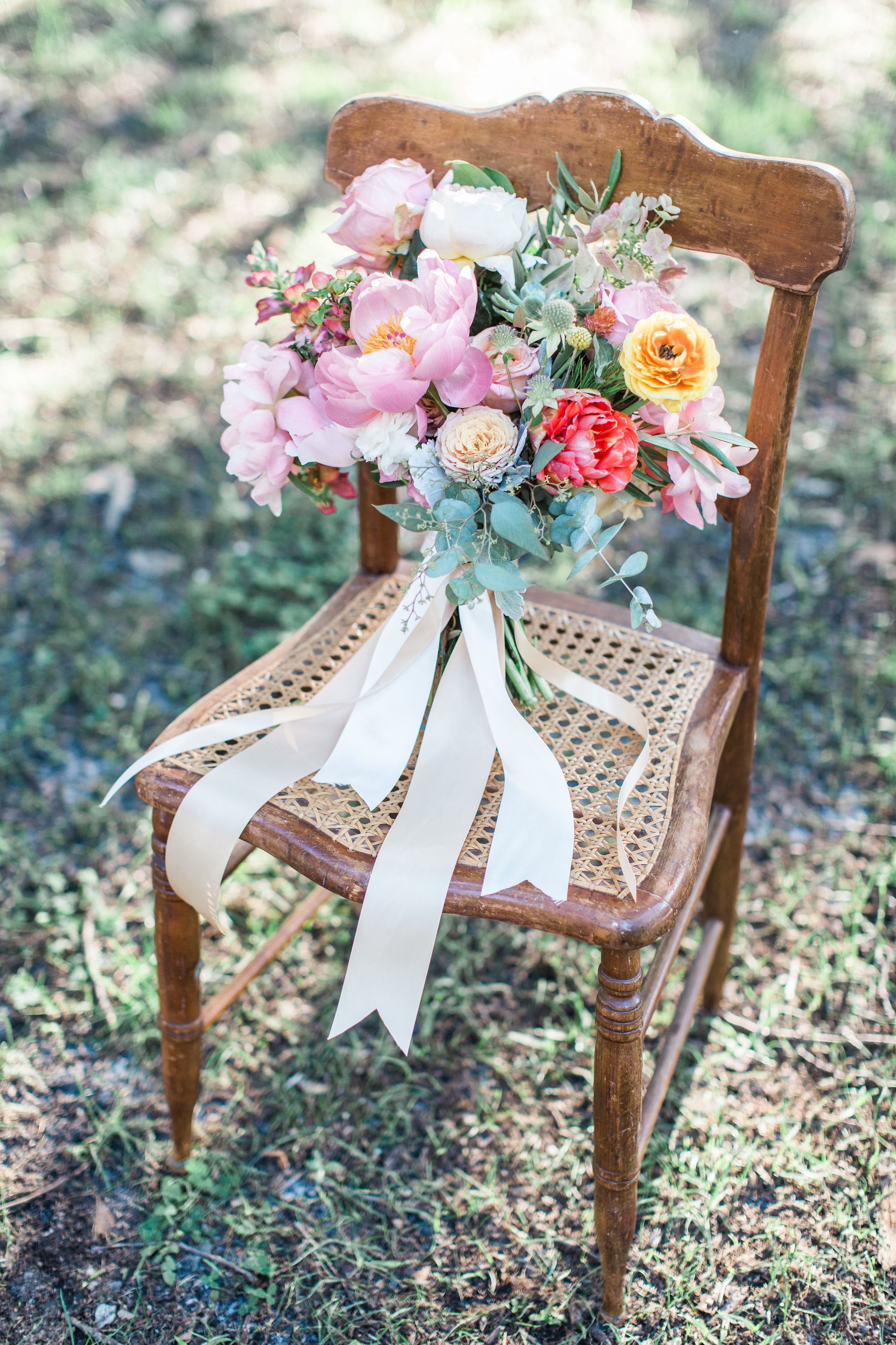 Romantic Pastel wedding inspiration in Savannah, GA by Colonial House of Flowers and Apt B Photography