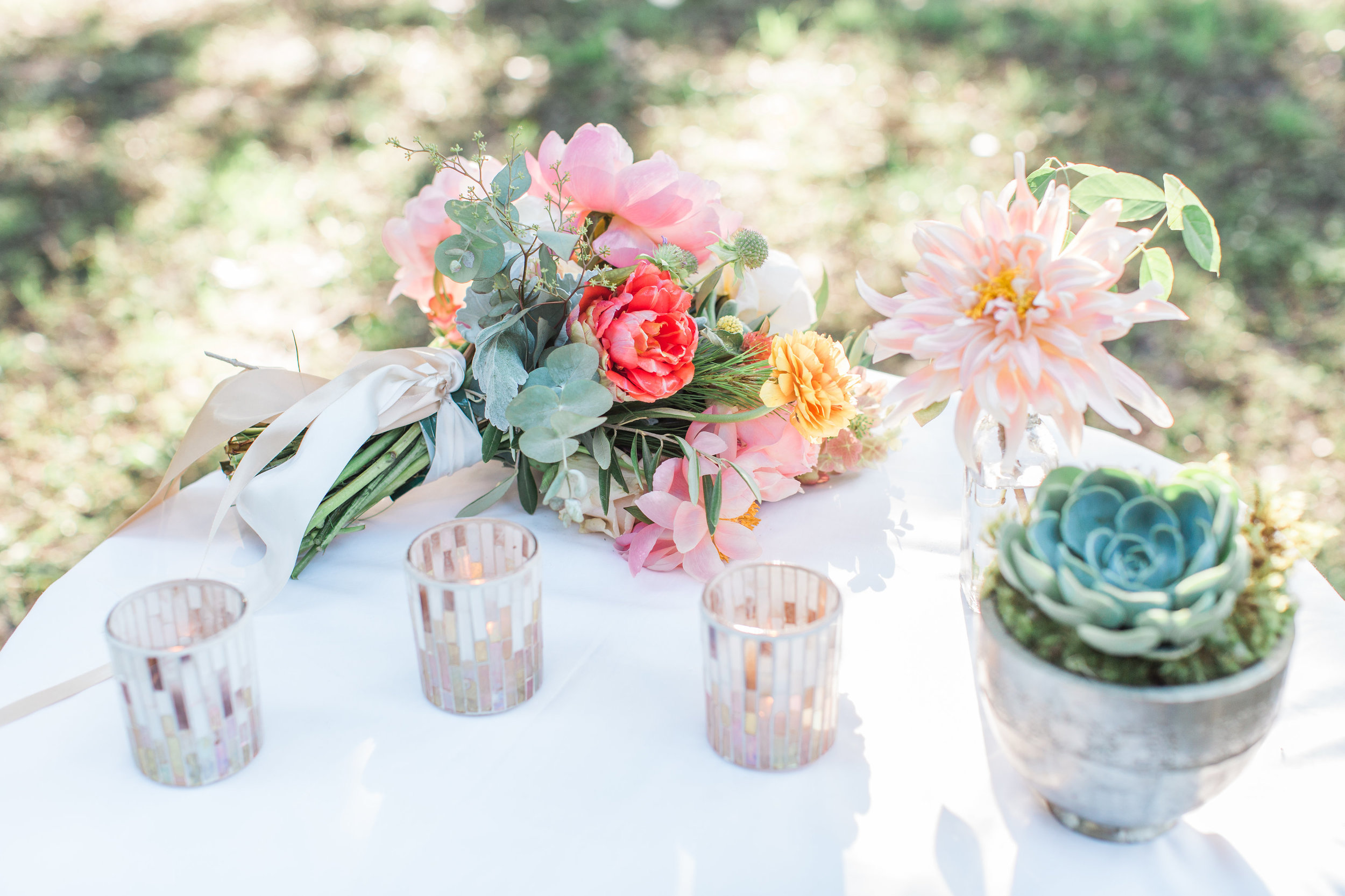 Romantic Pastel wedding inspiration in Savannah, GA by Colonial House of Flowers and Apt B Photography