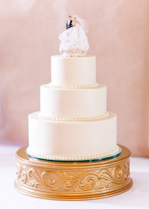 Pine Lakes Country Club wedding cake by Croissants Bistro & Bakery 