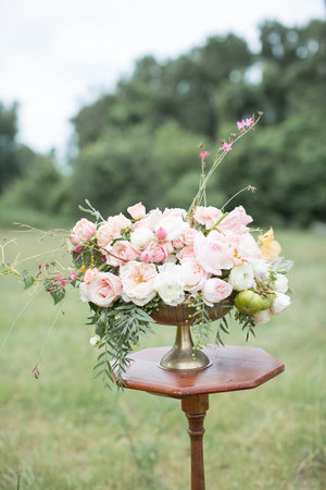 Savannah wedding centerpiece by Colonial House of Flowers