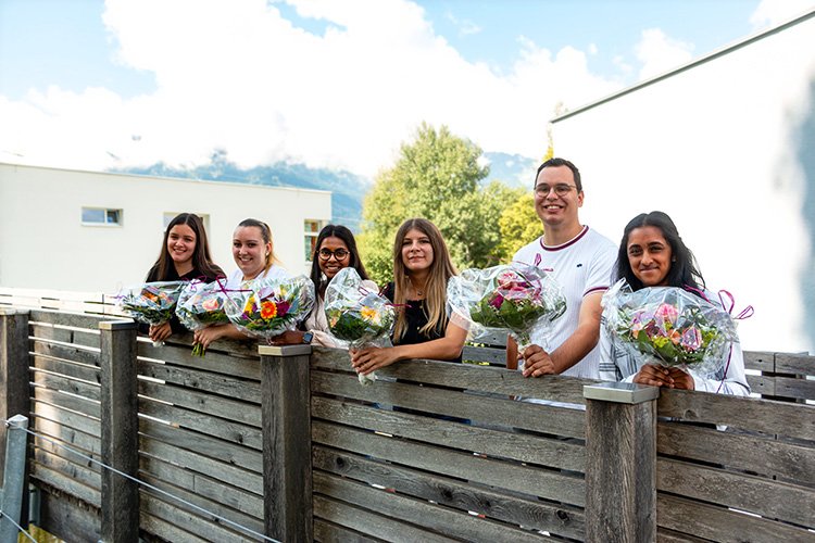 Gruppenbild-Lernende_verkleinert.jpg