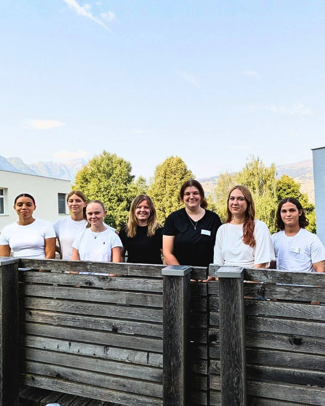 ✨ Gestern durften wir sieben motivierte Lernende bei ihrem Ausbildungsstart begr&uuml;ssen. In der Betreuung, Pflege und im Betriebsunterhalt hat f&uuml;r sie ein spannender neuer Lebensabschnitt begonnen. Wir freuen uns darauf, sie auf diesem Weg zu