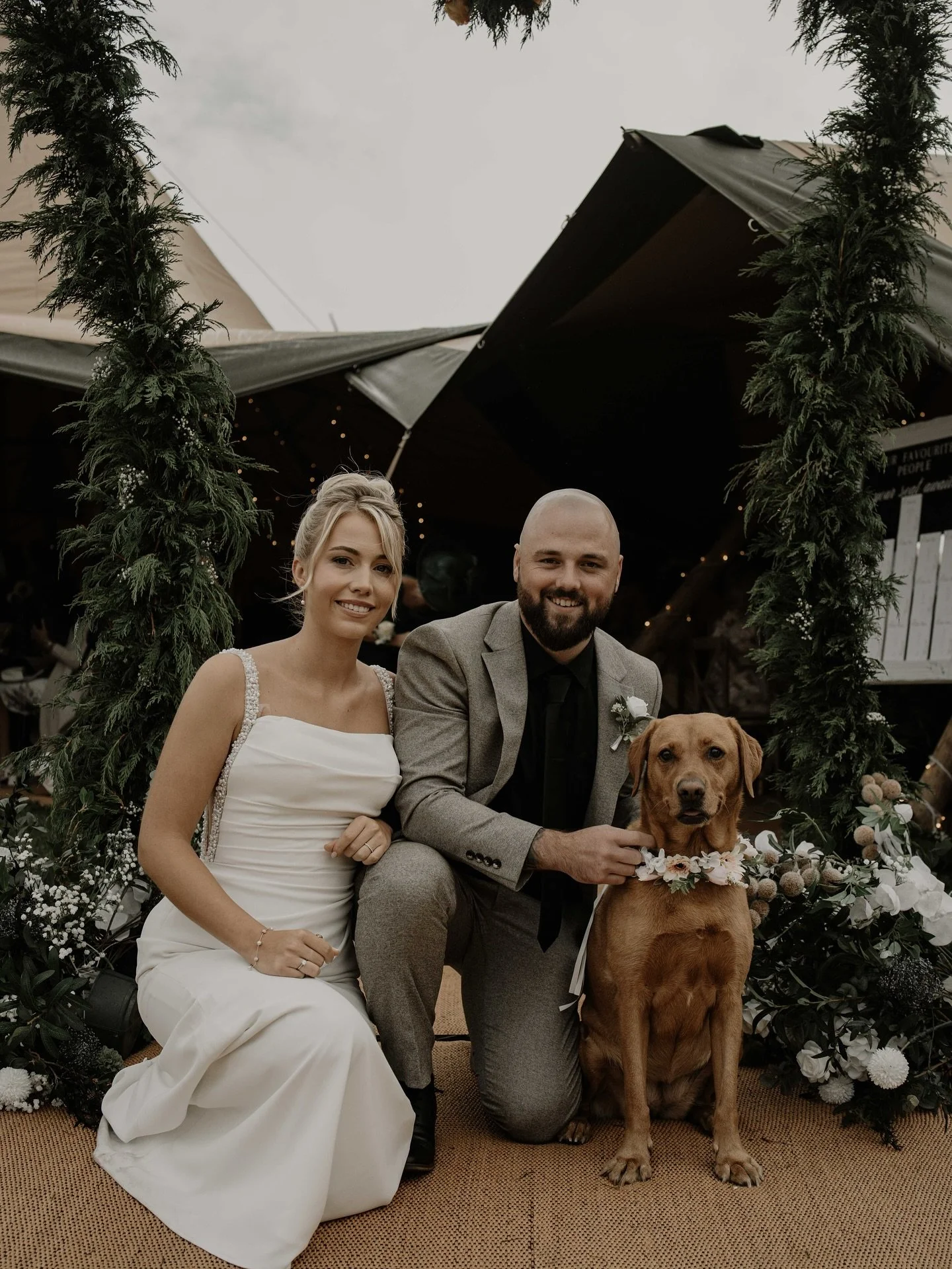 Ffion &amp; Bobby 

Make up - @makeup.byyasmin 
Hair- @hair_at_cwmmule 
Food - Francis catering 
Bar - sv events 
Arches - br fabrication 
Dress- @dollybluebridalshrewsbury 
Music- Annie Evans
  Joey Issac 
  Dai Robs 
  Built for comfort