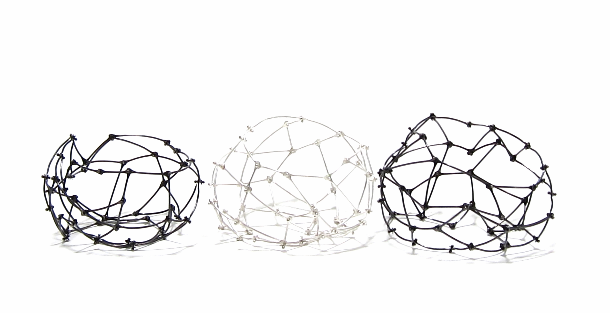 Random Geometric Bracelets