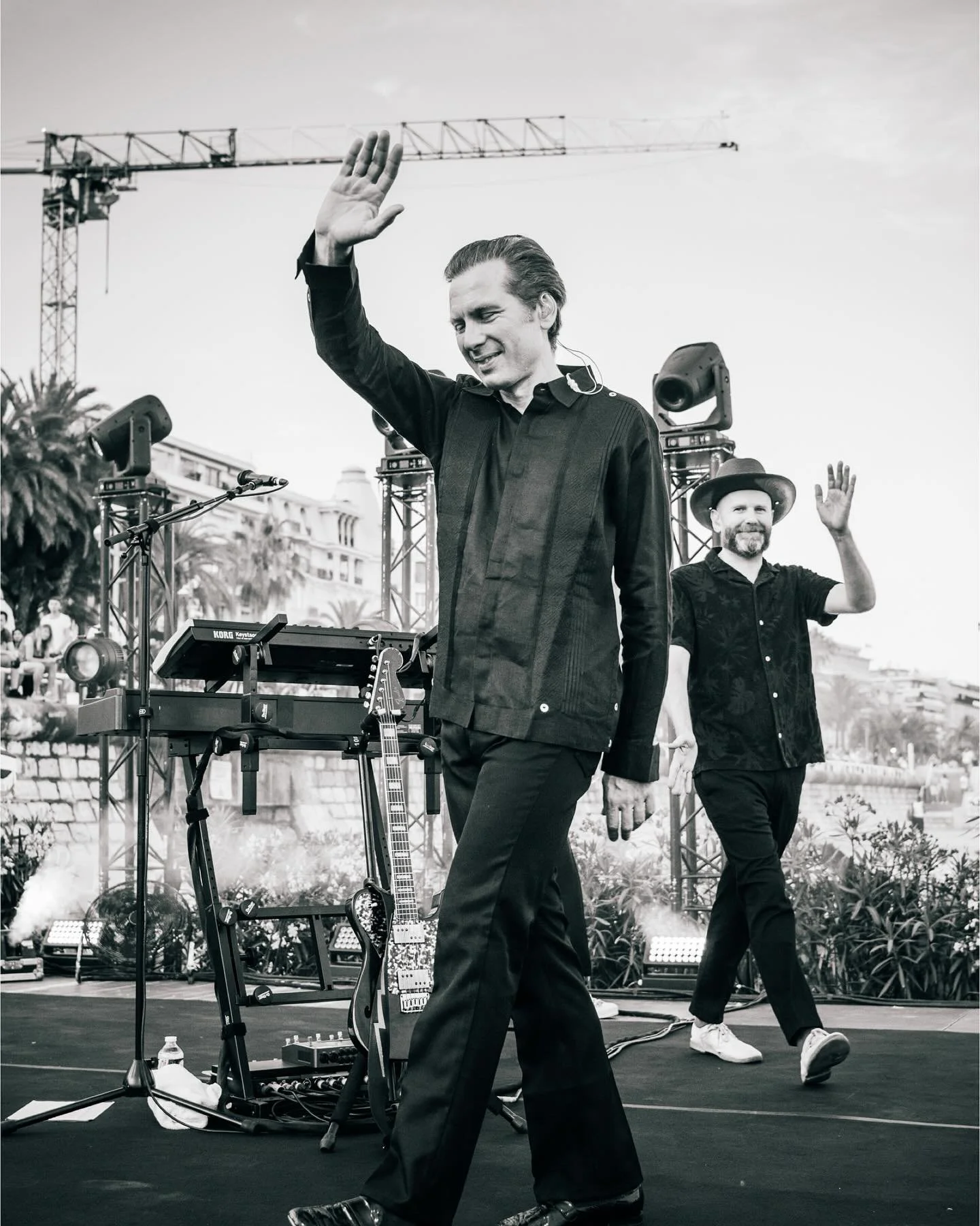 Première date des concerts de l’été de @hotelamournice, throwback de mes années à Glasgow avec @franz_ferdinand en concert🔥Merci la Team @eddiemegraoui @tobhi.tm ✌️