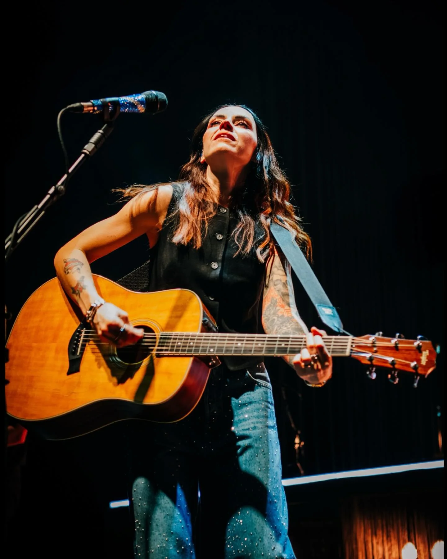 Two more shows to wrap up the 🔥🔥@amy__macdonald uk tour !