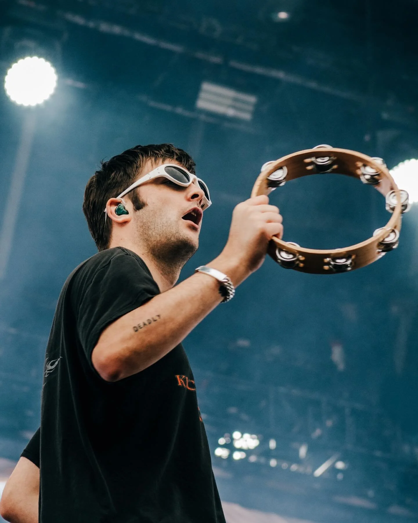 Long time favorites @fontainesband 🔥 in daylight @wayoutwestfestival spam 🐖❤️🇮🇪