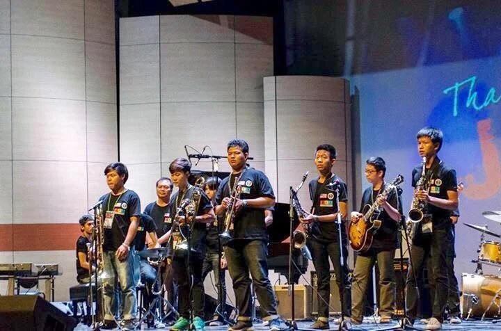 Combo 13 in concert