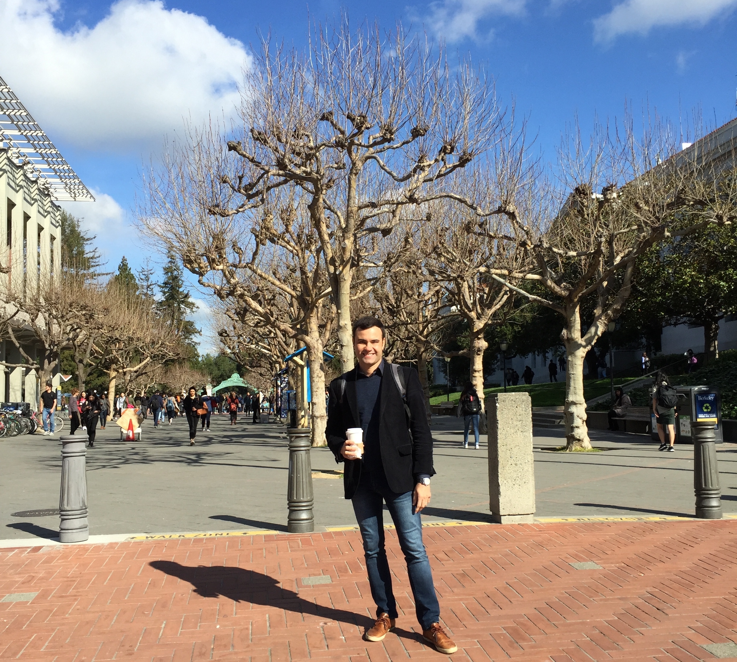 Murilo takes a stroll down Telegraph Avenue, which is next to Berkeley