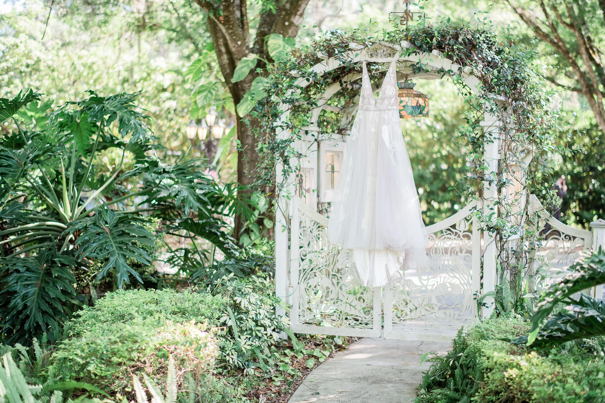 TAMPA_WEDDING_GIGIS_COUNTRY_GARDEN_CJMZ_Z85_9152.jpg