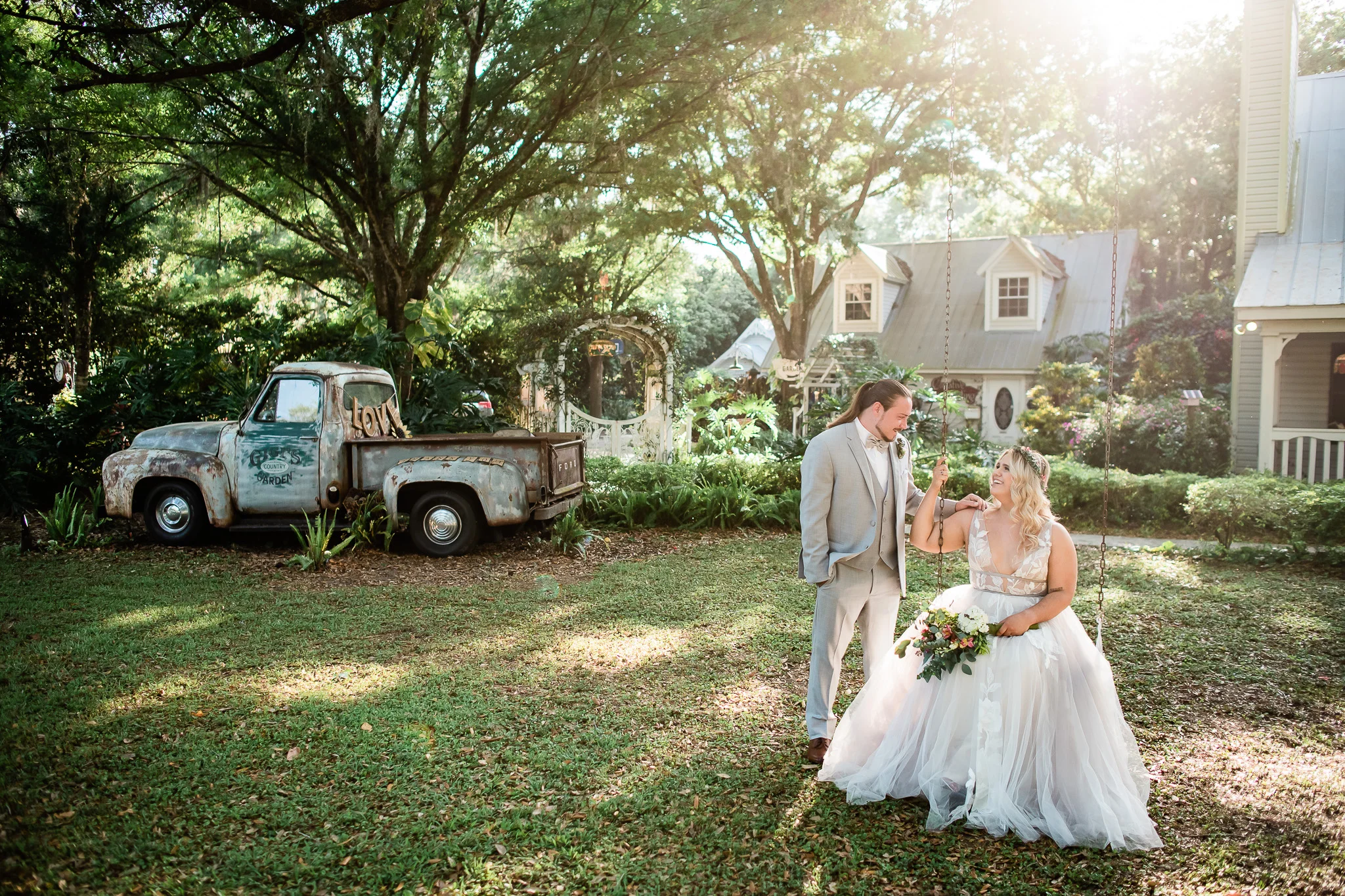 TAMPA_WEDDING_GIGIS_COUNTRY_GARDEN_CJMZ_D82_4725.jpg