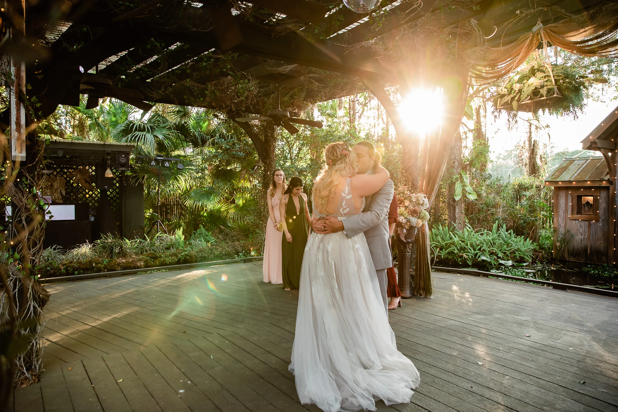 TAMPA_WEDDING_GIGIS_COUNTRY_GARDEN_CJMZ_TJP48379.jpg