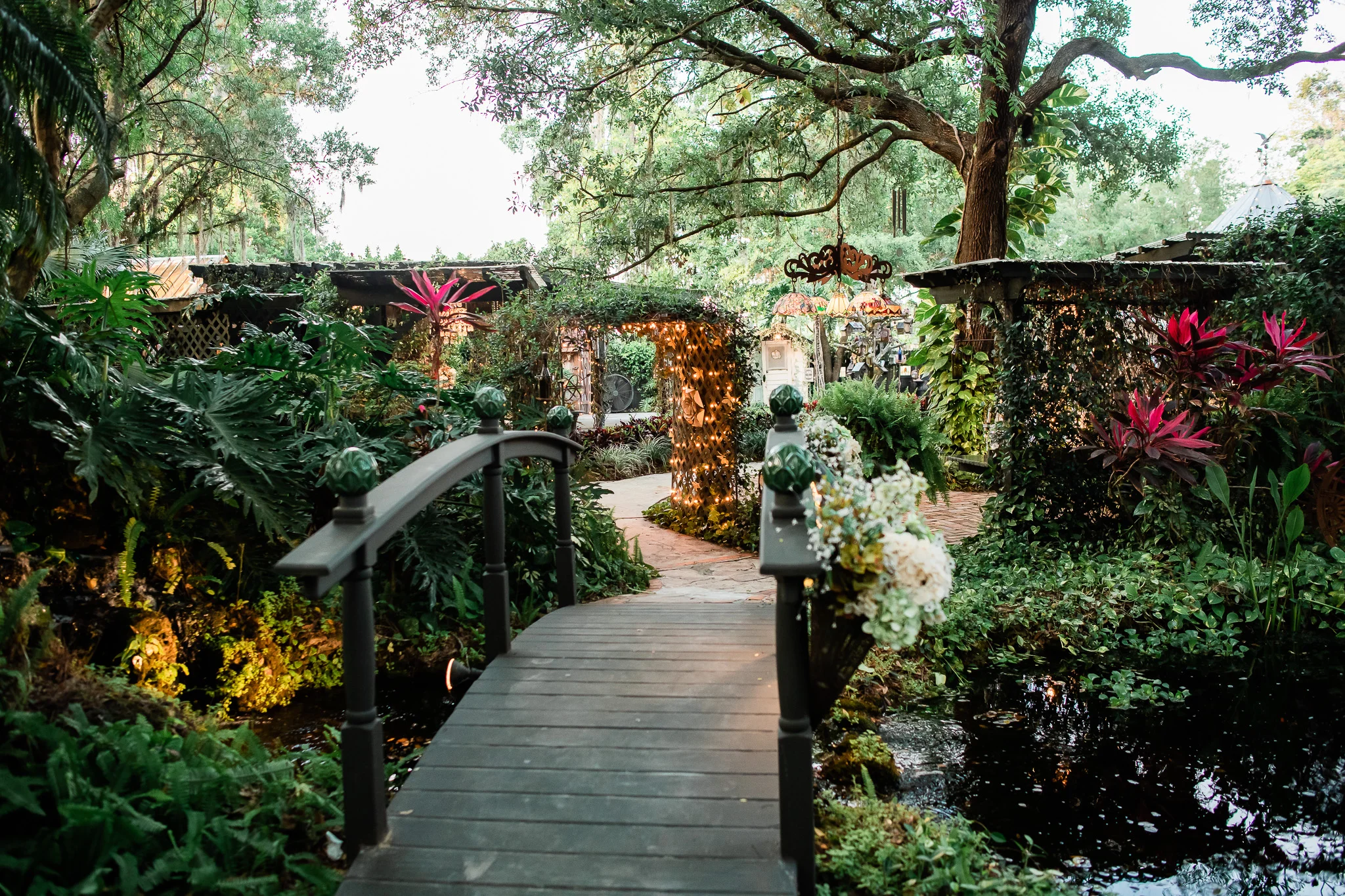 TAMPA_WEDDING_GIGIS_COUNTRY_GARDEN_CJMZ_D82_5043.jpg