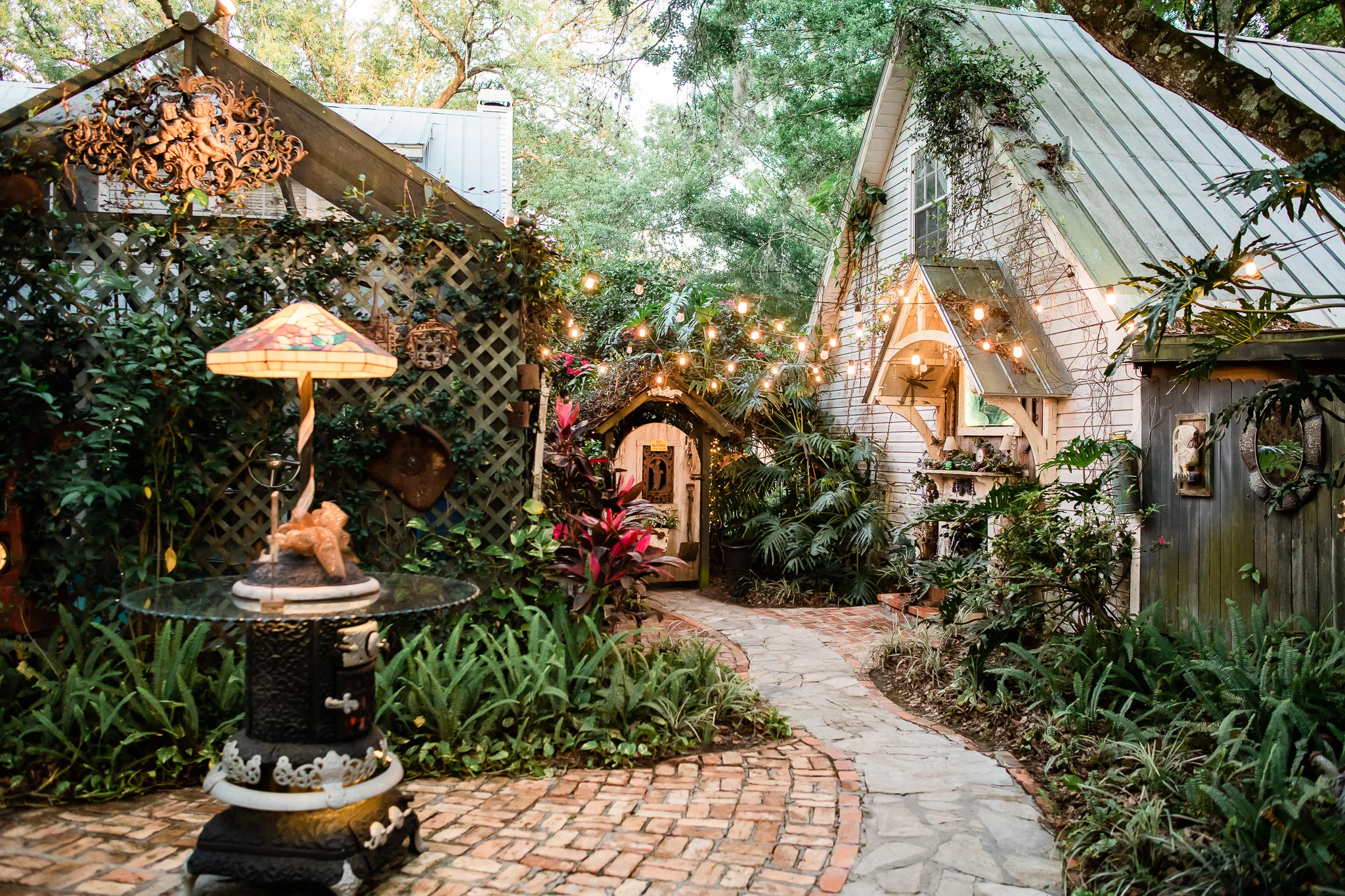 TAMPA_WEDDING_GIGIS_COUNTRY_GARDEN_CJMZ_D82_5045.jpg