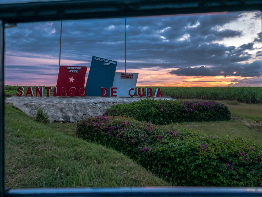 Entrada a Santiago de Cuba desde Holguín
