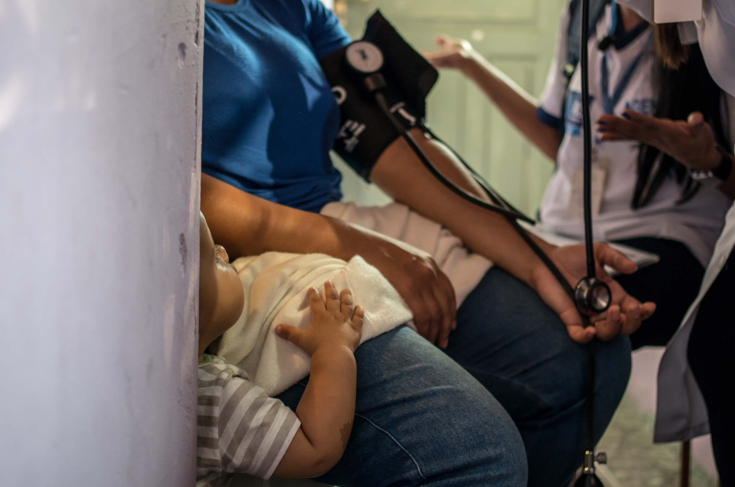 Cássia received good news through exams results: the viral load is under the disease standard. She still needs to test again in few months to confirm the regression of the Hepatitis.