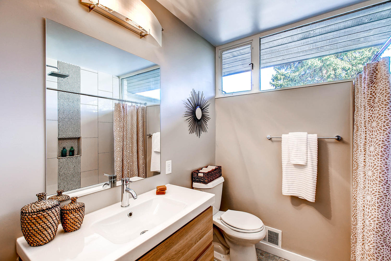 5405 S Lowell Blvd Littleton-large-021-Bathroom-1500x1000-72dpi.jpg