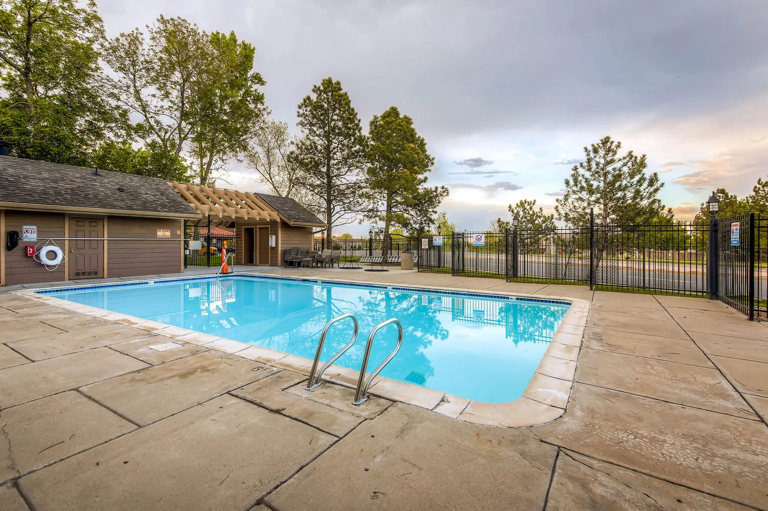 4899 S Dudley St K3 Littleton-large-027-Community Pool-1500x1000-72dpi.jpg