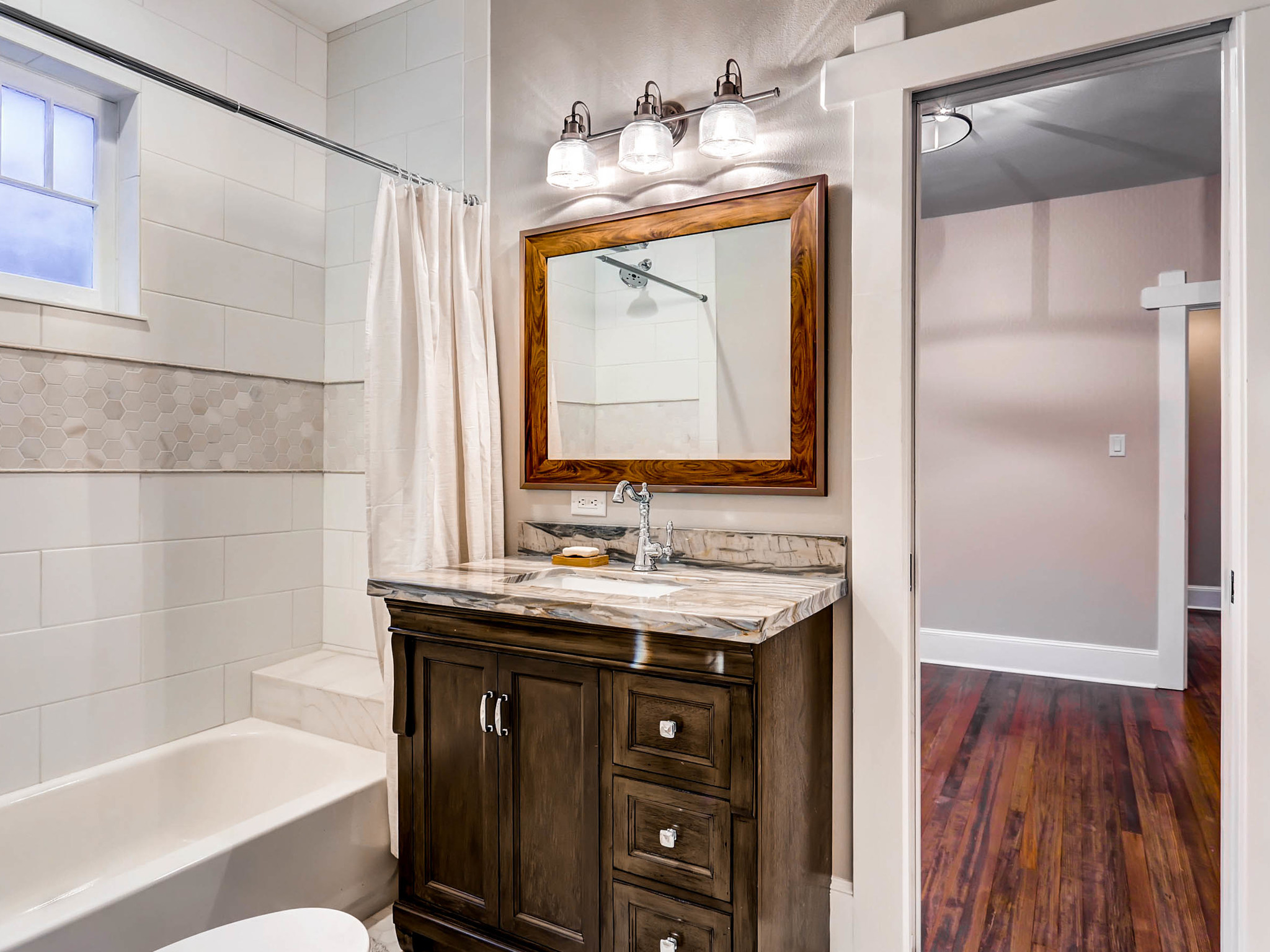 636 Josephine Street Denver CO-MLS_Size-019-26-Bathroom-2048x1536-72dpi.jpg