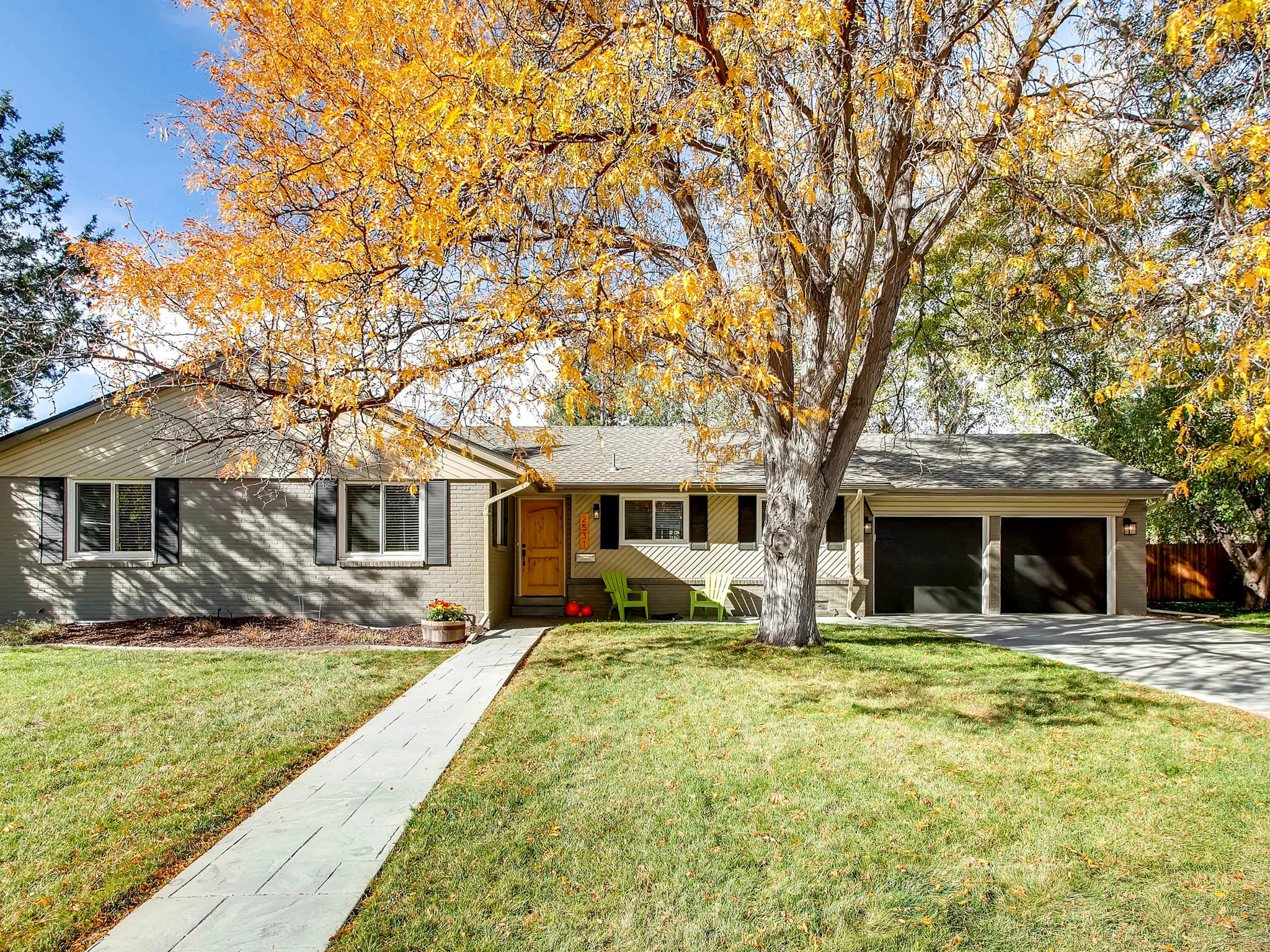 2531 S Dennison Ct Denver CO-MLS_Size-002-11-Exterior Front-2048x1536-72dpi.jpg