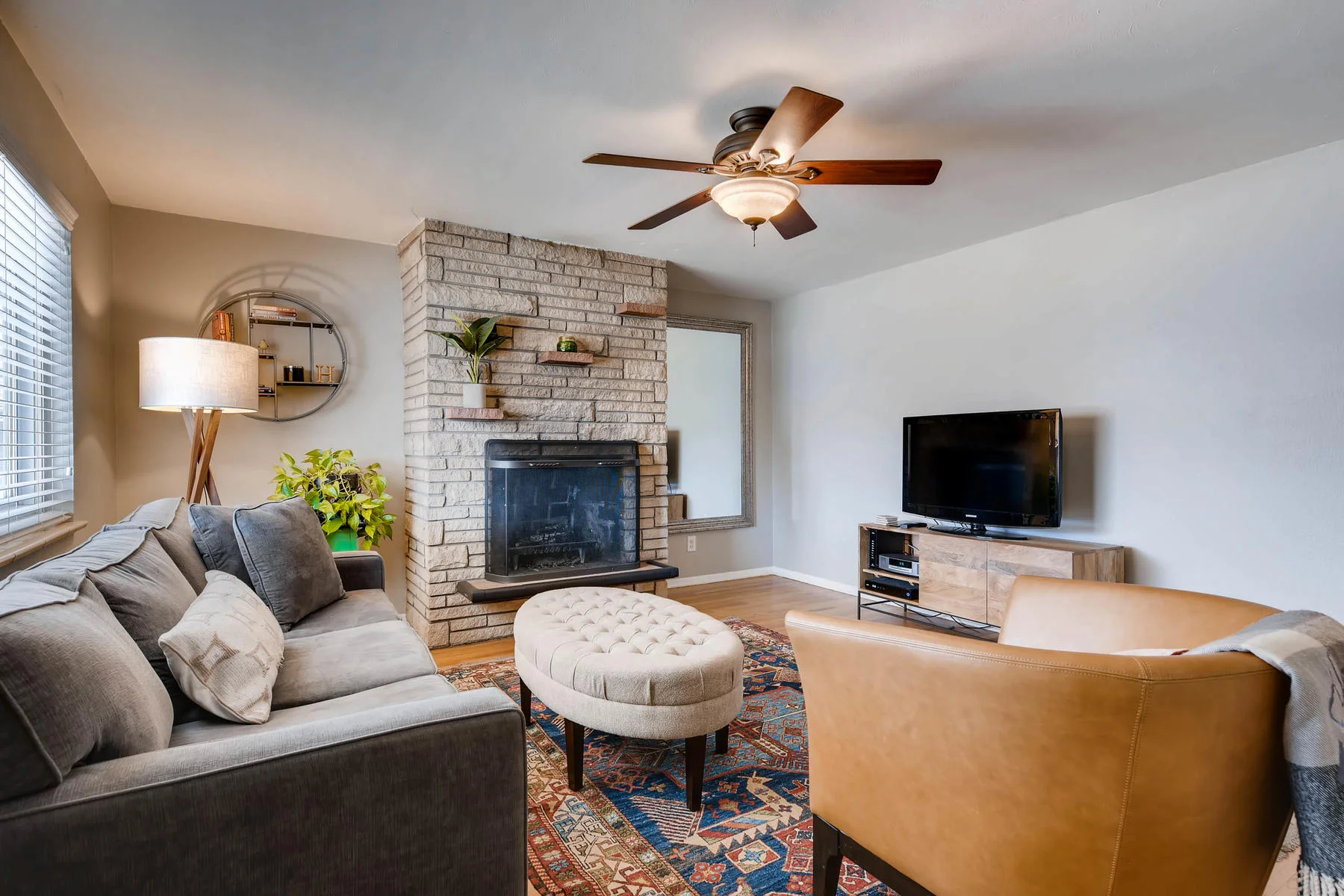 6676 S Kit Carson St-MLS_Size-006-22-Living Room-1800x1200-72dpi.jpg